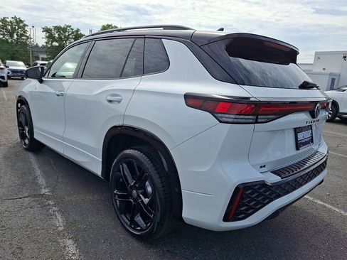 New 2026 Volkswagen Tiguan SE R-Line AWD/4WD image 3