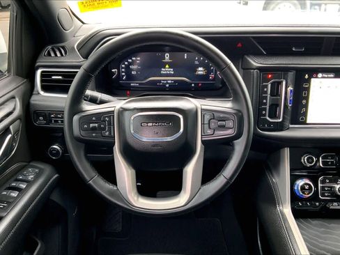 Used 2024 GMC Yukon XL Denali image 5
