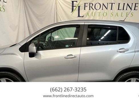 Used 2020 Chevrolet Trax LS w/ Tint and Cruise Package FWD image 4