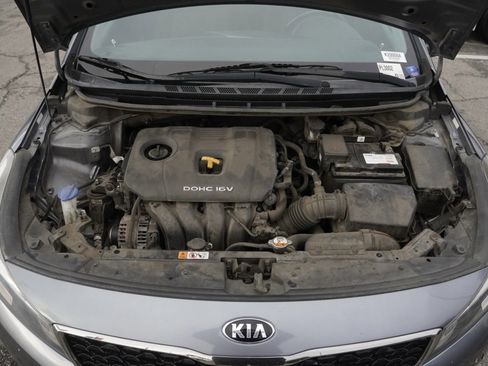 Used 2017 Kia Forte S image 24