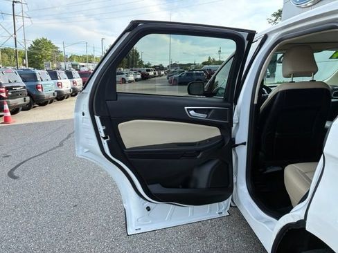 Certified 2024 Ford Edge SEL w/ Convenience Package AWD/4WD image 9