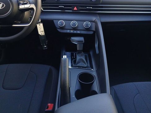 New 2026 Hyundai Elantra SE FWD image 11