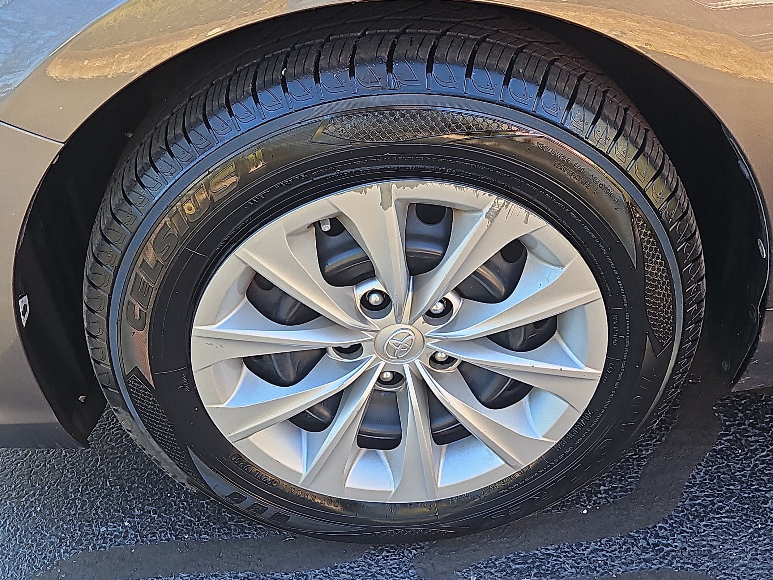 Used 2015 Toyota Camry LE FWD image 4