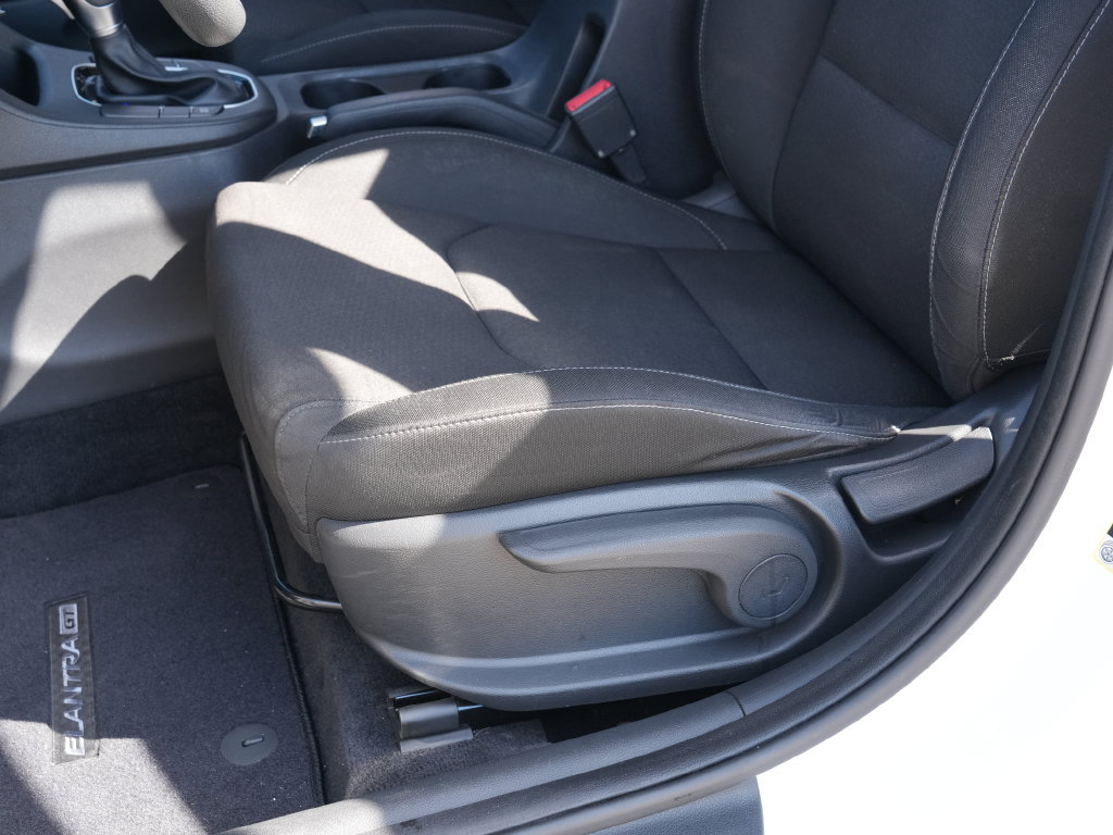 Used 2018 Hyundai Elantra GT FWD image 20
