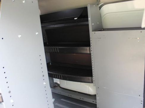 Used 2013 Ford Transit Connect XLT image 28