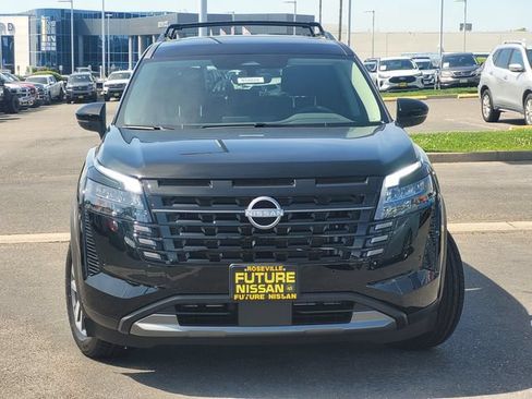 New 2026 Nissan Pathfinder SL AWD/4WD image 2