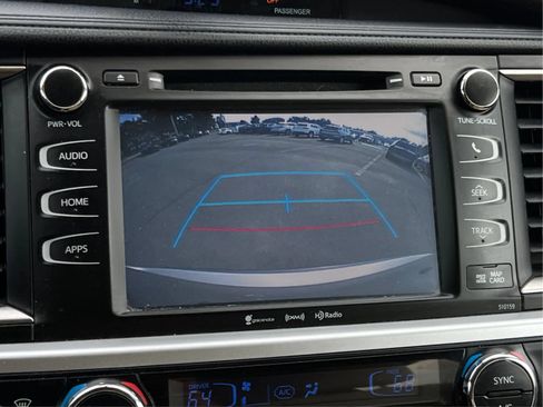 Used 2016 Toyota Highlander XLE AWD/4WD image 38