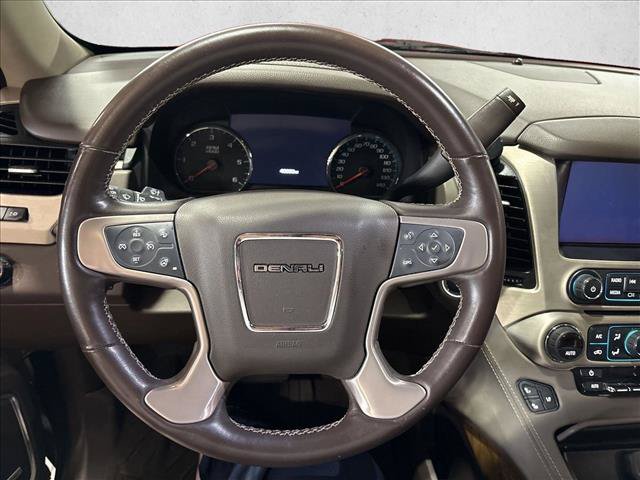 Used 2020 GMC Yukon XL Denali w/ Denali Premium Package RWD image 10