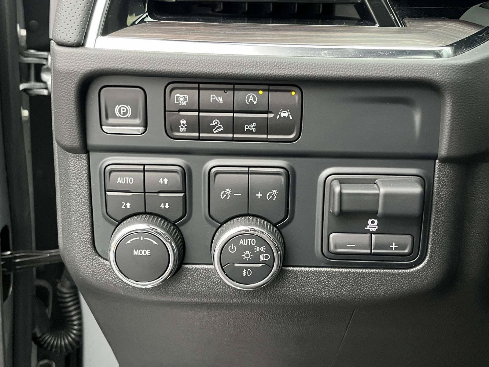 Certified 2025 Chevrolet Tahoe Premier w/ Sun And Tow Package AWD/4WD image 29