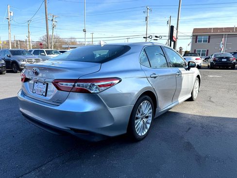 Used 2020 Toyota Camry XLE image 5