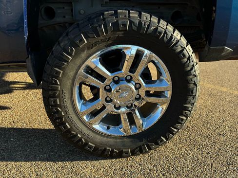 Used 2016 Chevrolet Silverado 2500 High Country w/ High Country Premium Package image 12