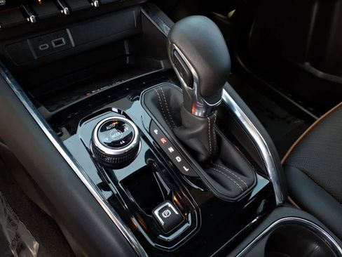 Used 2024 GMC Canyon AT4 w/ AT4 Premium Package image 40