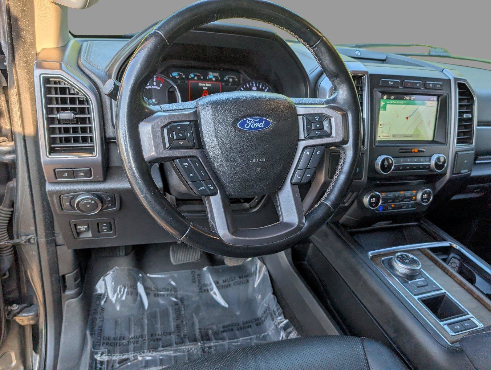 Used 2018 Ford Expedition Platinum RWD image 4