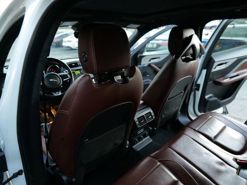 Used 2019 Jaguar F-PACE S image 47