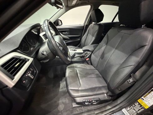 Used 2013 BMW 320i xDrive Sedan AWD/4WD image 21