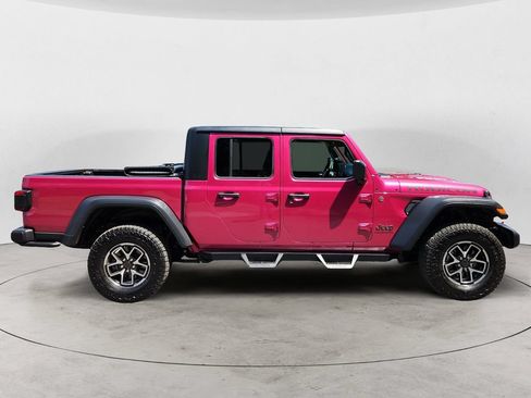 Used 2024 Jeep Gladiator Rubicon AWD/4WD image 6