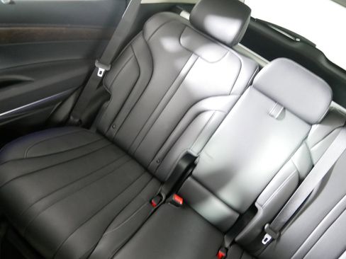 Used 2025 Genesis GV80 2.5T Select image 12