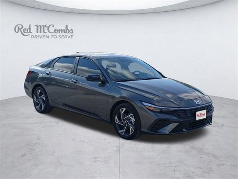 Certified 2025 Hyundai Elantra Sport FWD image 10