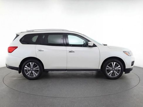 Used 2020 Nissan Pathfinder S image 8