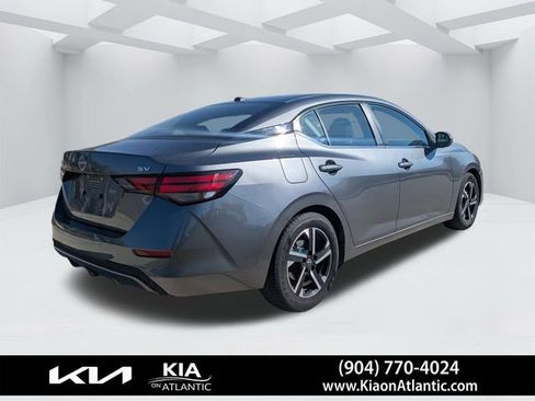 Used 2024 Nissan Sentra SV FWD image 3