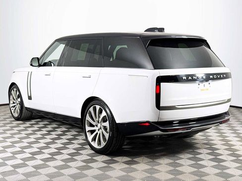 Certified 2025 Land Rover Range Rover Long Wheelbase SE AWD/4WD image 7