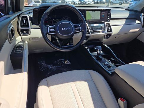 Used 2022 Kia Sorento EX w/ Panoramic Sunroof Package FWD image 21