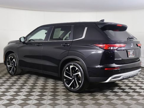 Used 2024 Mitsubishi Outlander SE image 10