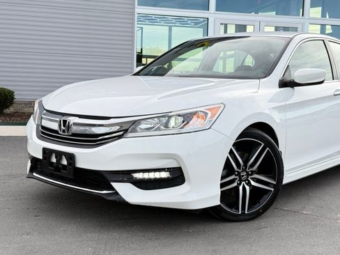 Used 2017 Honda Accord Sport image 3