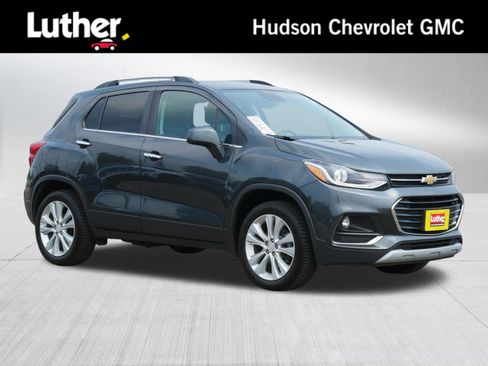 Used 2020 Chevrolet Trax Premier AWD/4WD image 1