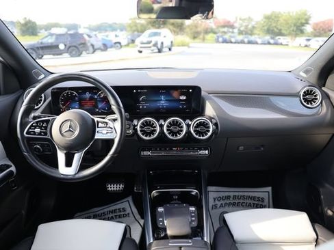 Used 2022 Mercedes-Benz GLA 250 4MATIC image 11