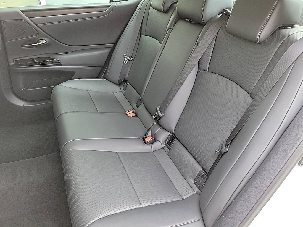 Used 2024 Lexus ES 350 w/ Premium Package FWD image 13