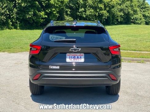 New 2026 Chevrolet Trax LT w/ Driver Confidence Package FWD image 6