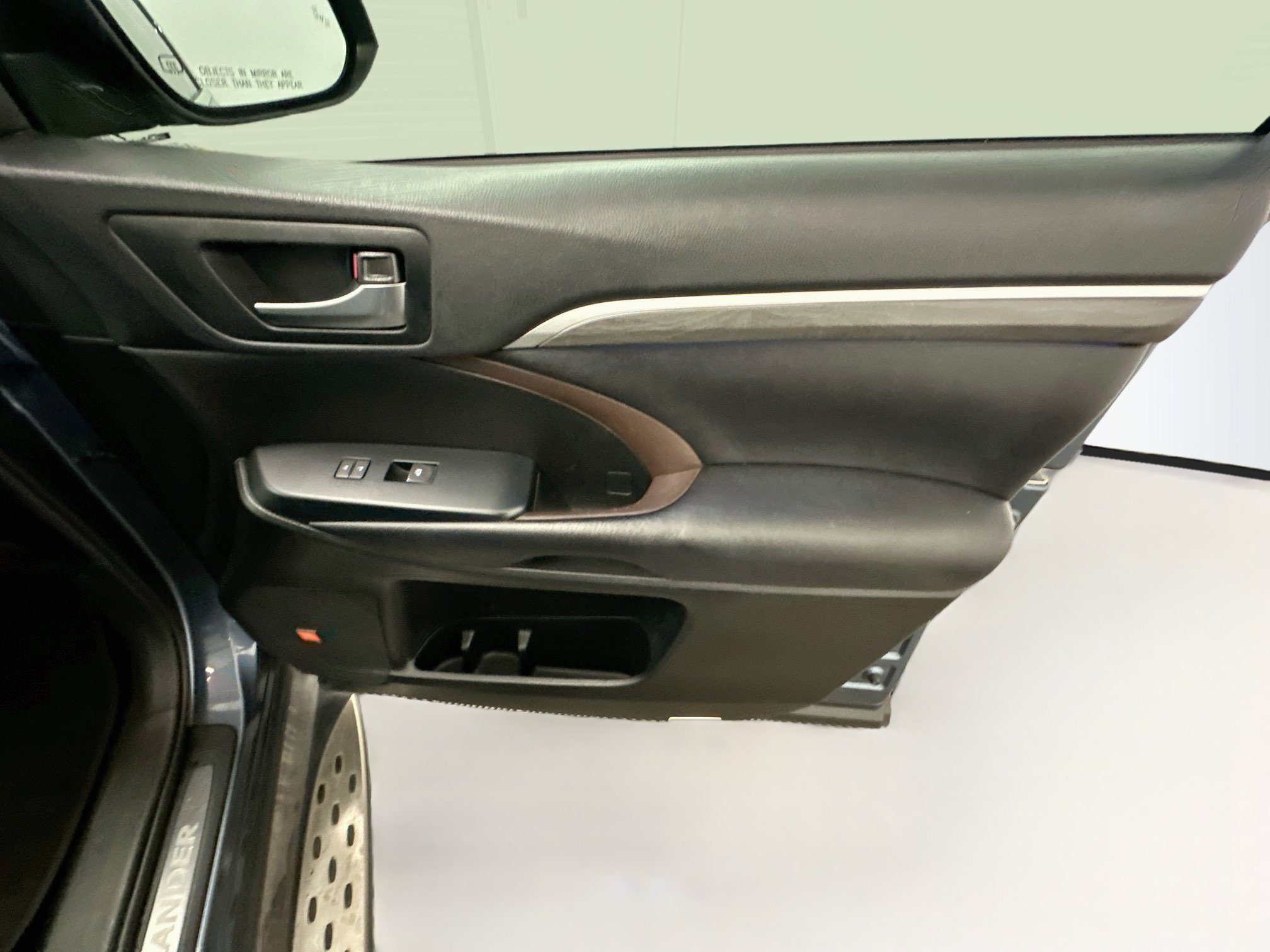 Used 2019 Toyota Highlander Limited Platinum AWD/4WD image 35
