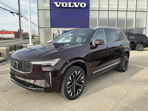 New 2026 Volvo XC90 T8 Plus w/ Protection Package Premier image 3