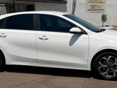 Used 2020 Kia Forte LXS FWD image 6