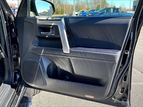 Used 2022 Toyota 4Runner Limited image 20