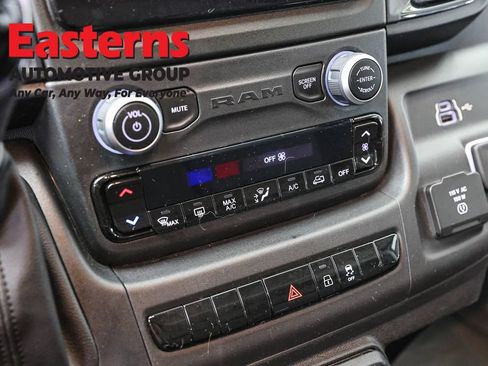 Used 2023 RAM ProMaster 2500 w/ Convenience Group FWD image 18