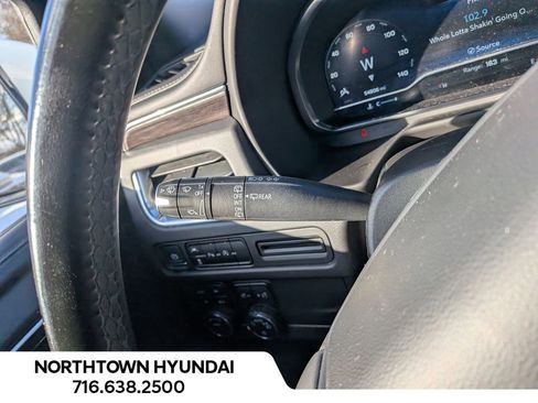 Used 2024 Chevrolet Tahoe LT image 31