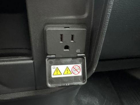 New 2024 RAM 2500 Tradesman w/ Chrome Appearance Group image 29