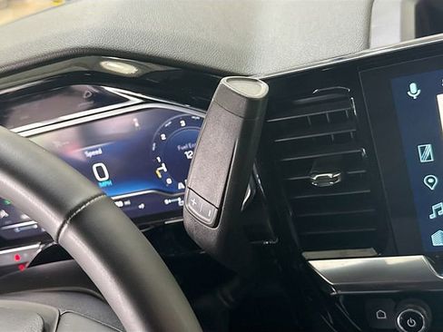 Used 2025 Chevrolet Silverado 1500 LT image 18