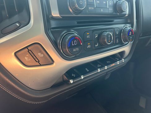 Used 2018 GMC Sierra 2500 SLE w/ HD SLE Preferred Plus Package AWD/4WD image 21