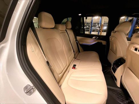 Used 2021 BMW X5 xDrive40i w/ Convenience Package image 19