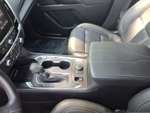 Used 2023 Chevrolet Traverse LT AWD/4WD image 14