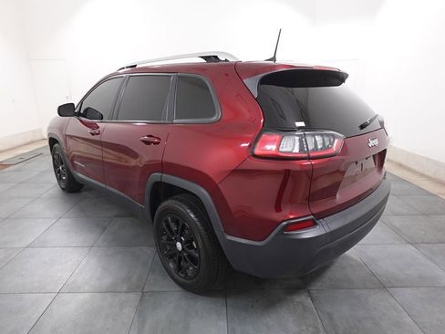 Used 2021 Jeep Cherokee Latitude image 3