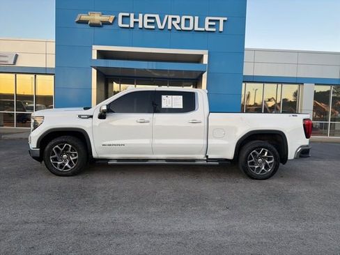 Used 2023 GMC Sierra 1500 SLT w/ SLT Premium Package image 2
