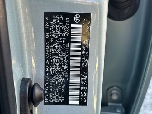 Used 2015 Toyota Prius Prime Plug-In Hybrid image 28