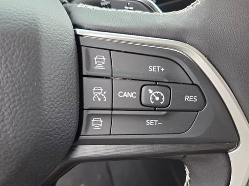 New 2024 Jeep Grand Cherokee L Altitude RWD image 25