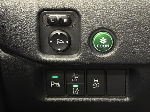 Used 2020 Honda Pilot Touring image 32