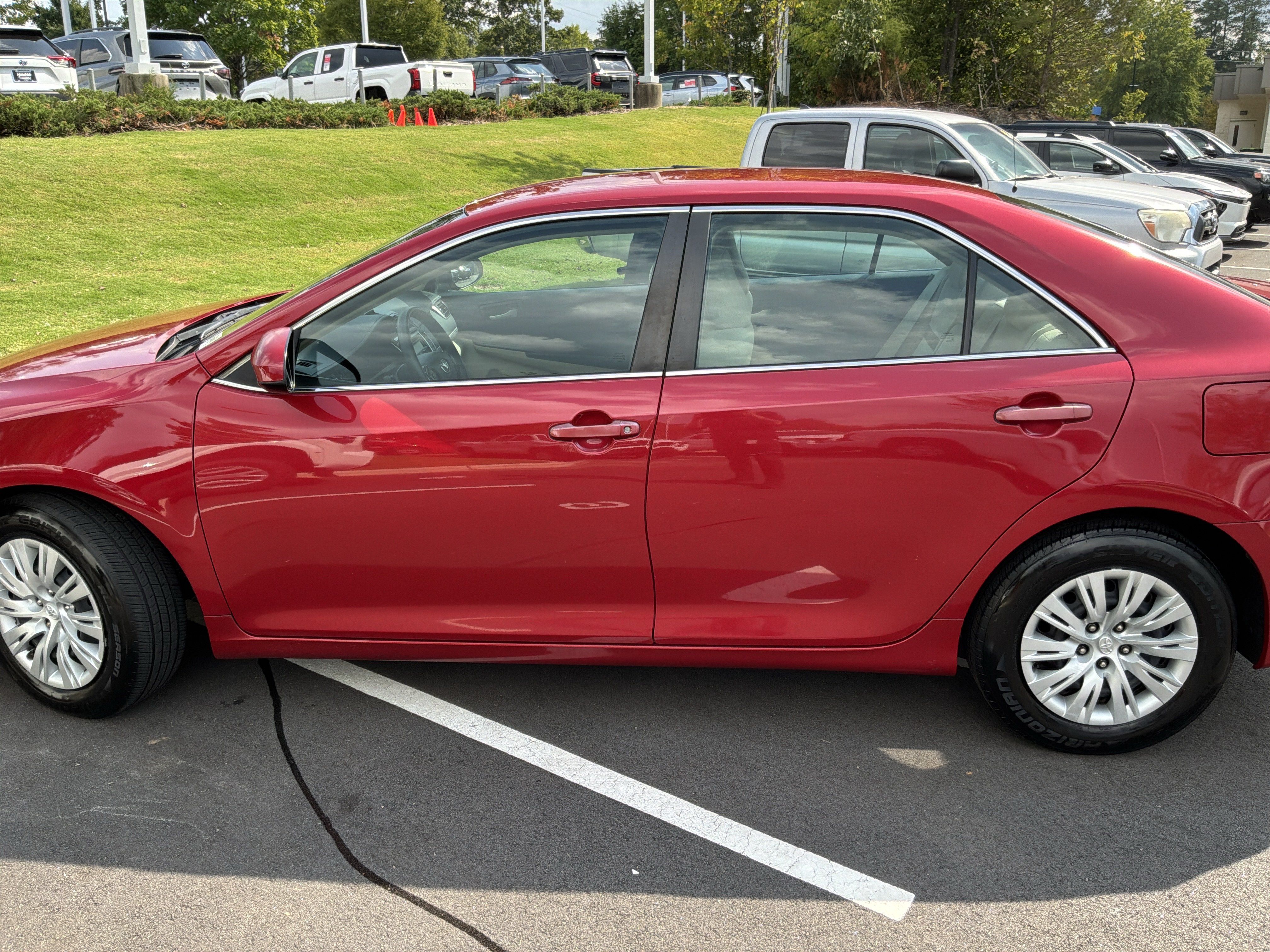 Used 2014 Toyota Camry FWD image 7