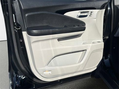 Used 2019 Honda Pilot Touring image 16